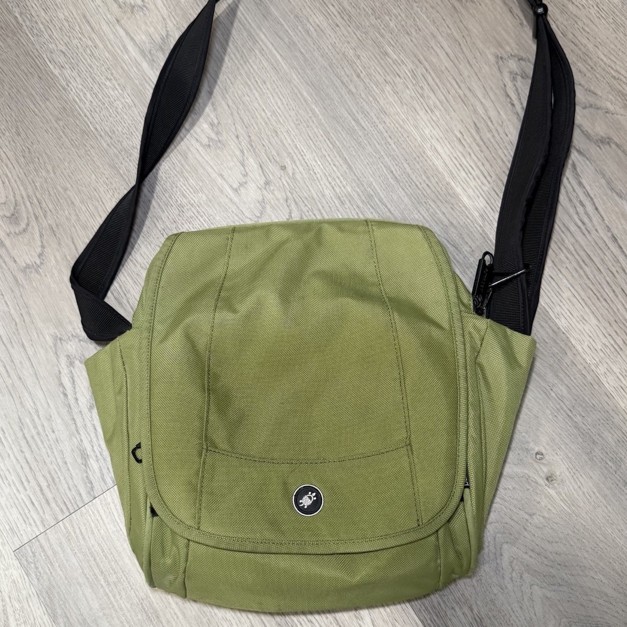 PacSafe Travel Security Metrosafe 200 Anti Theft Gear Crossbody Bag Green
