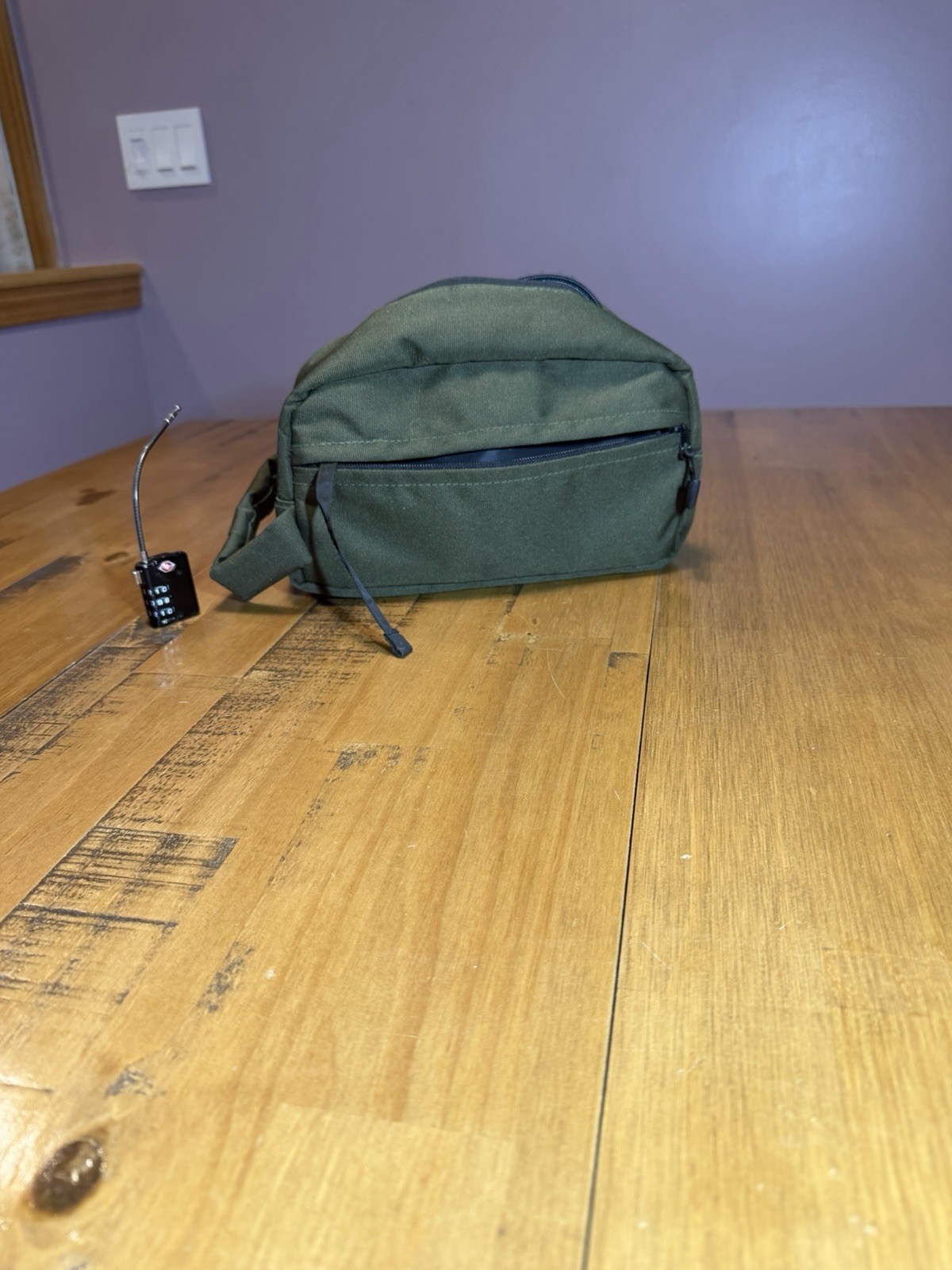 COOKIES SMELL PROOF CORE BAG DARK GREEN BARELY USED WITH LOCK