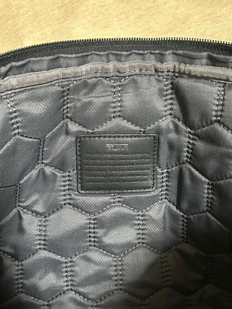 TUMI Harrison Men’s Large Sling Bag Black 24cm x 32cm Leather Crossbody