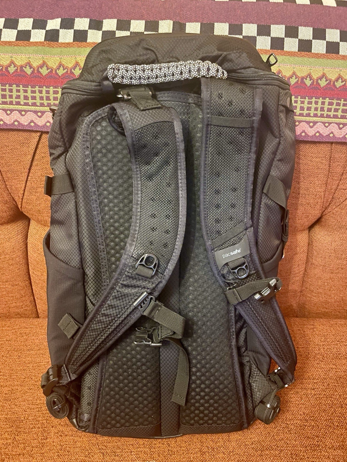 Pacsafe Venturesafe X30 Anti-Theft Backpack – Black 30L