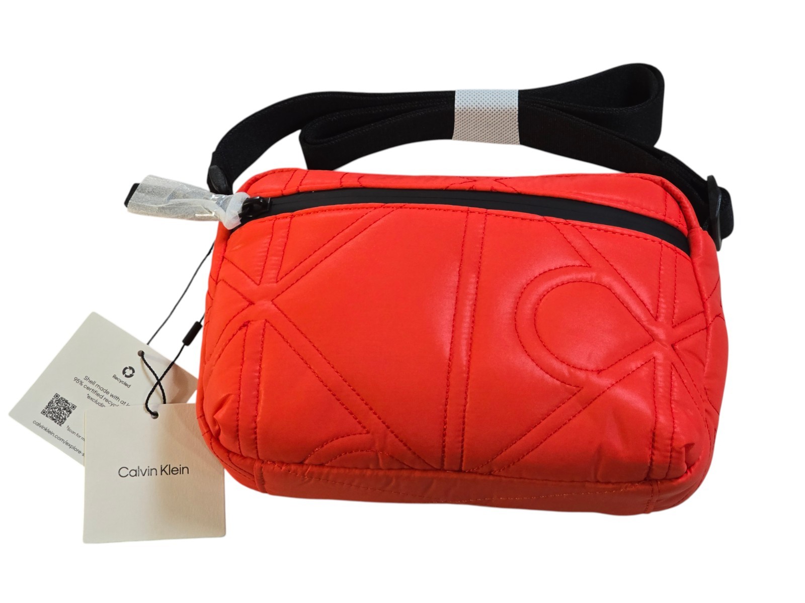 Calvin Klein Men s Puffer Camera Bag – Red NWT MSRP $89