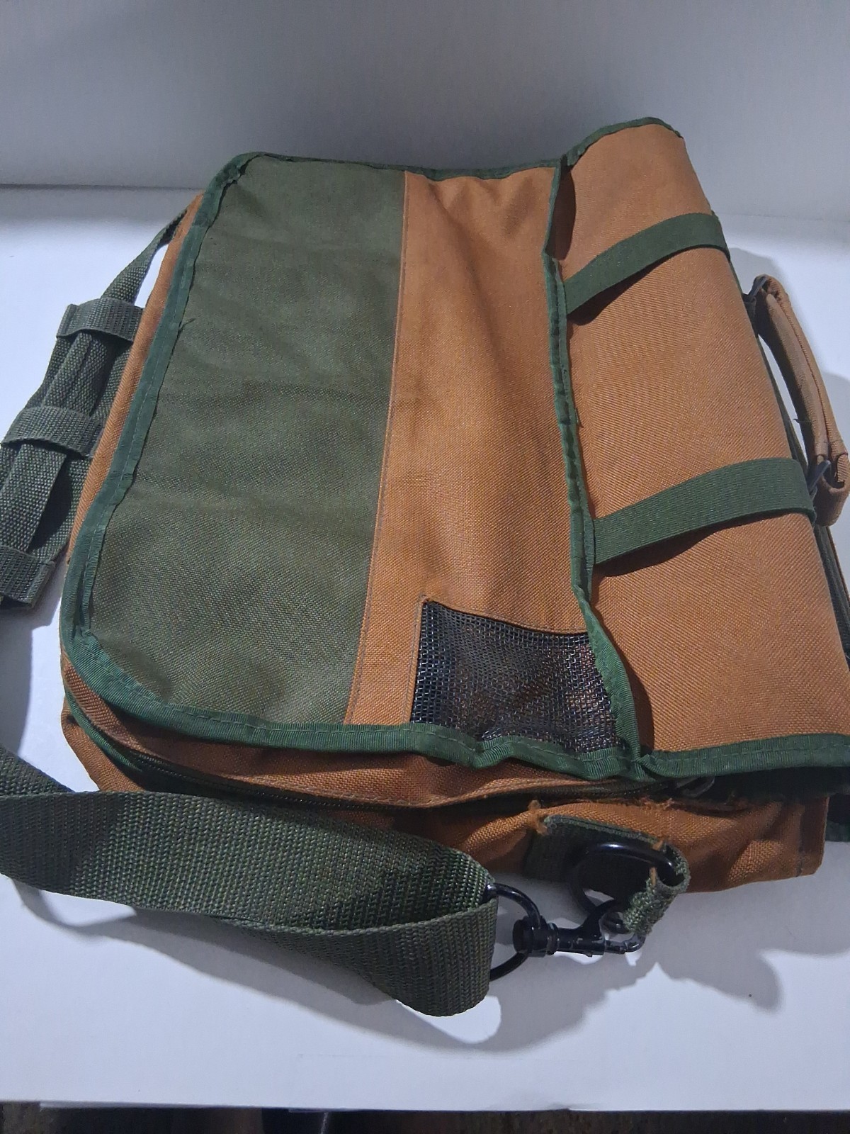 VTG Duck Wear Duck Canvas Contractor Laptop Messenger Crossbody Bag Brown Green