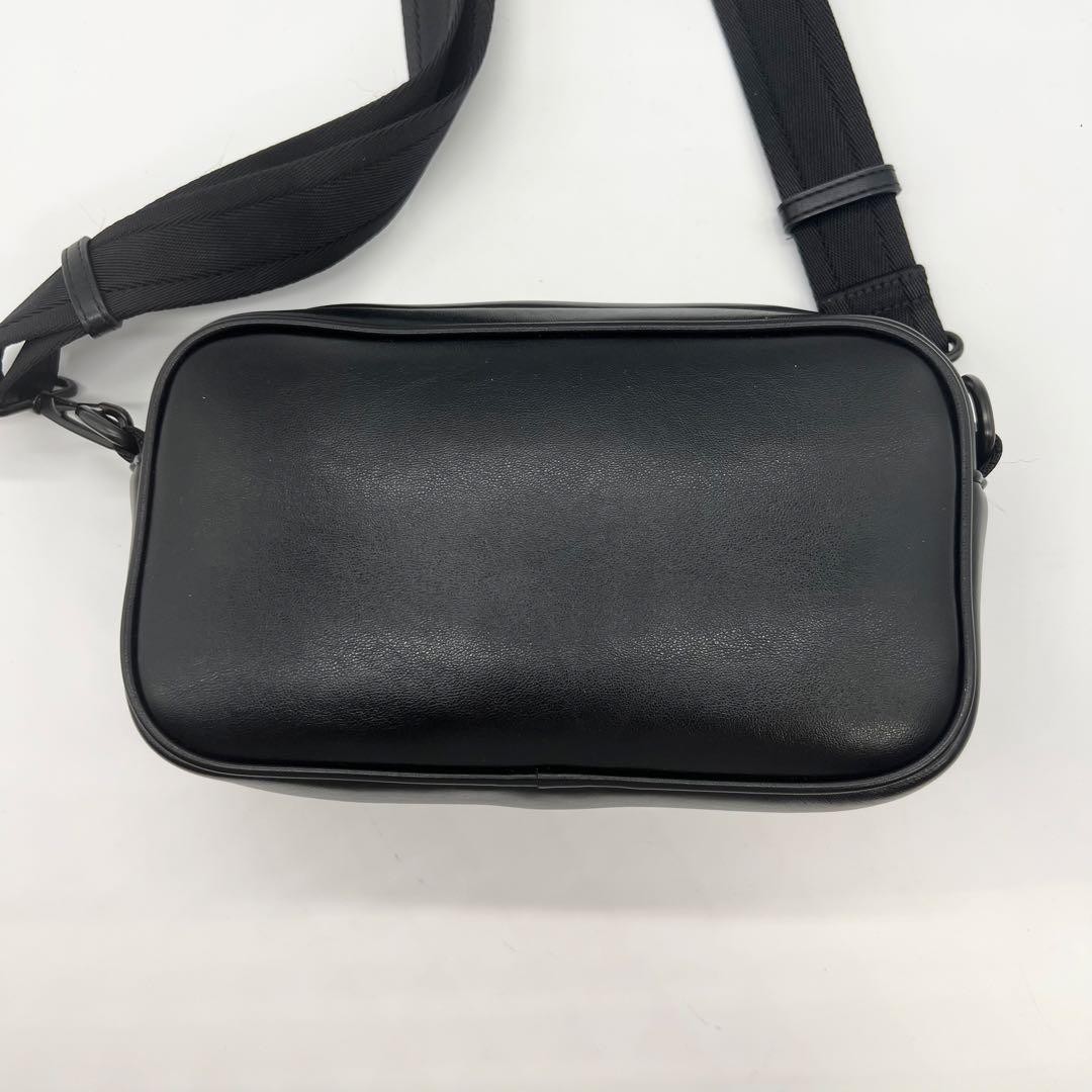 Good condition DIESEL camera bag HOLI-D Oval D leather black