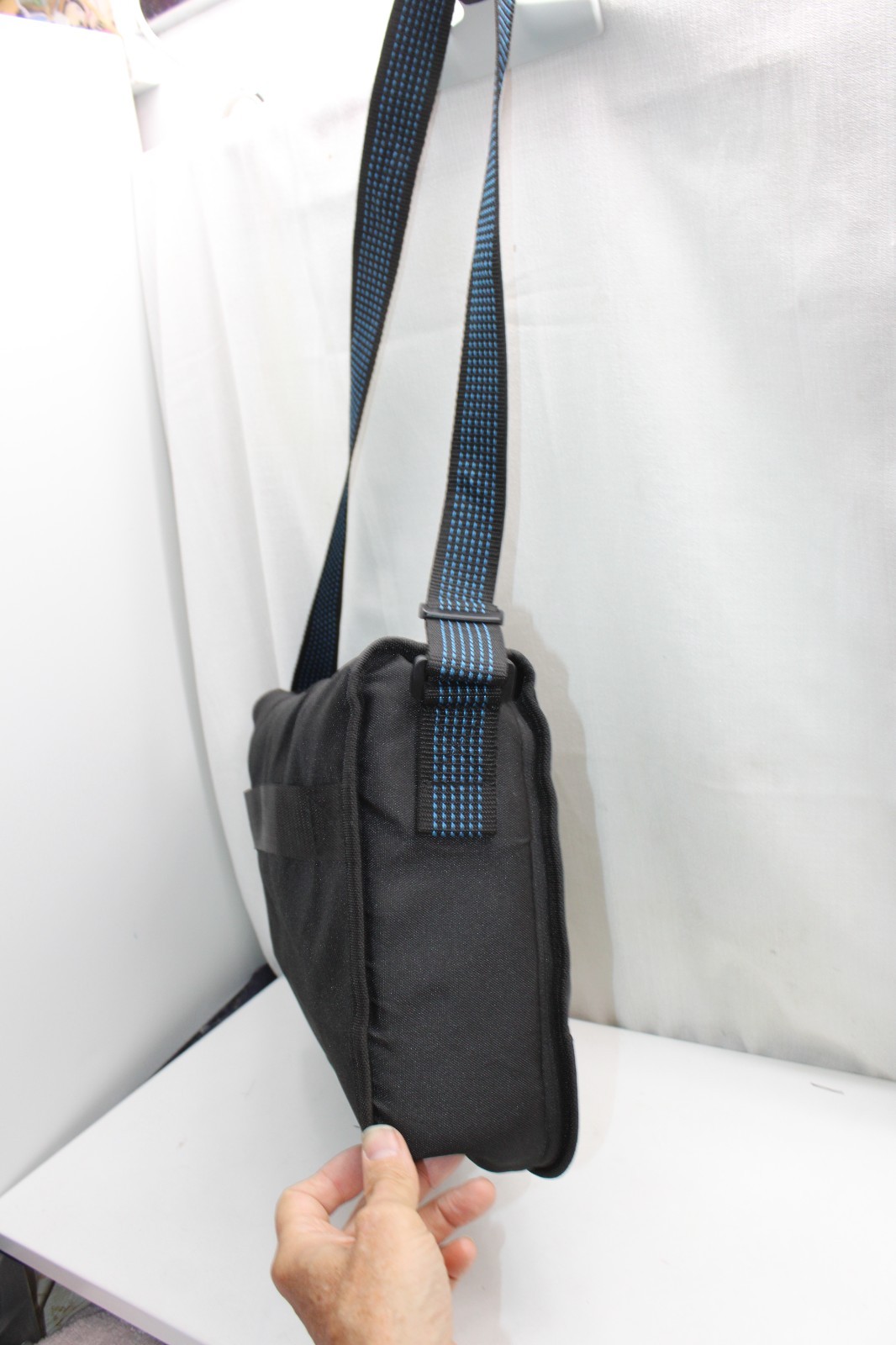 Messenger travel bag Padded Compartment Bag Black Nylon Crossbody 14X10X5 inches