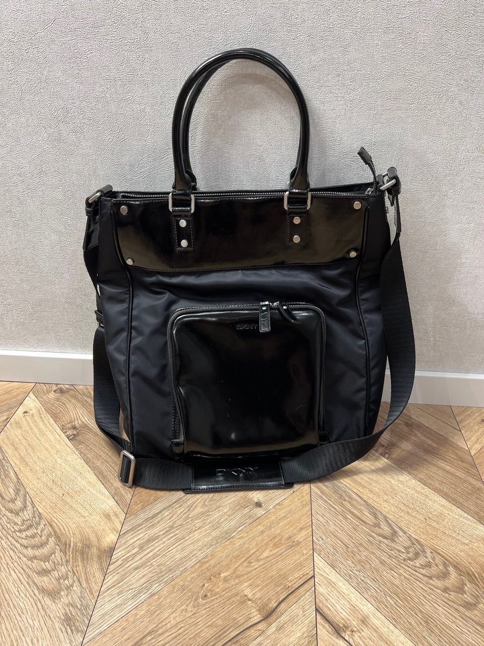 DKNY BBG103989 Black Leather/Nylon Men’s Shoulder Bag – Stylish Crossbody