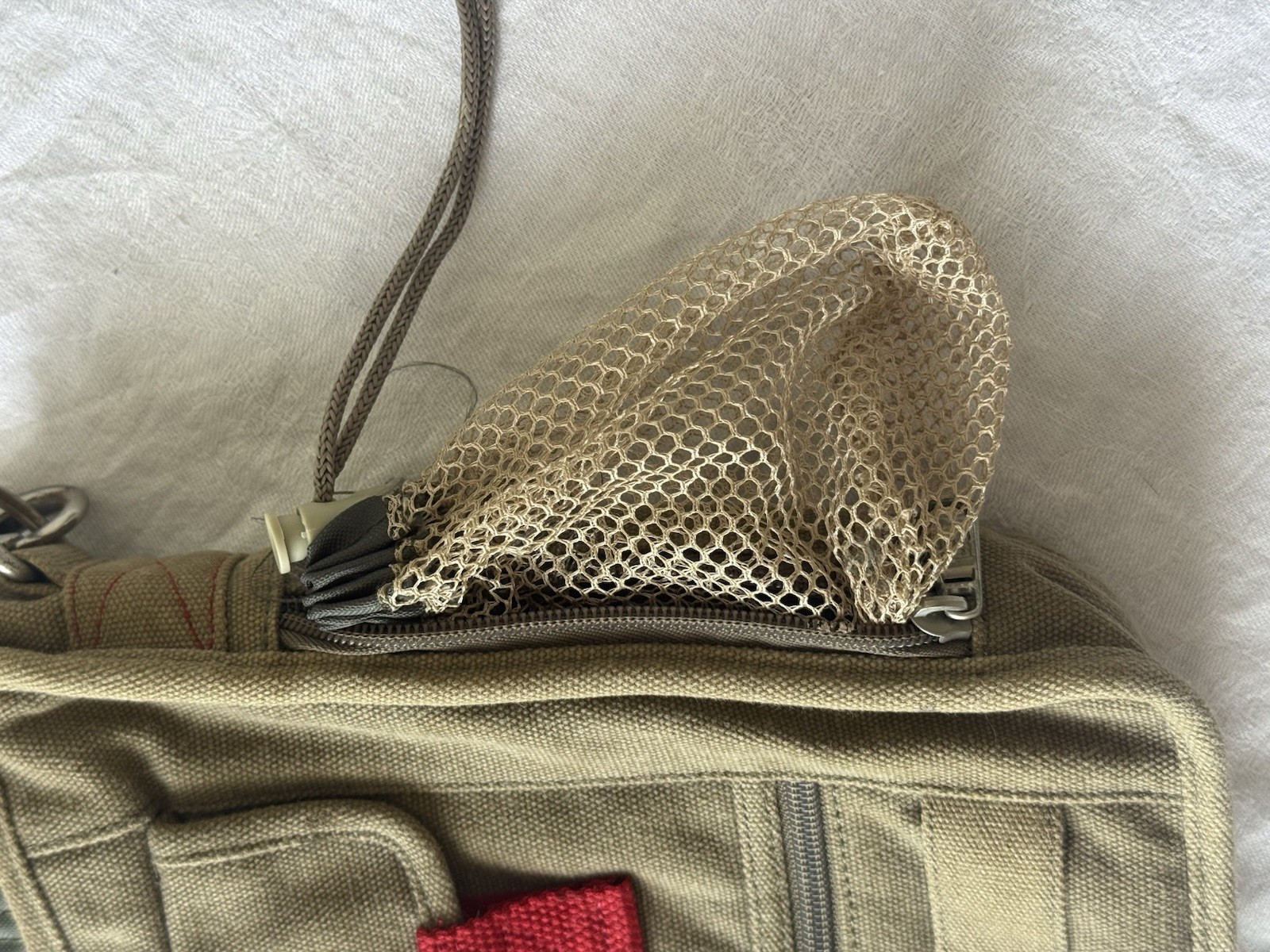 FŪL Small Beige/Red Canvas Crossbody Bag Adjustable Strap Pockets Zip Snap