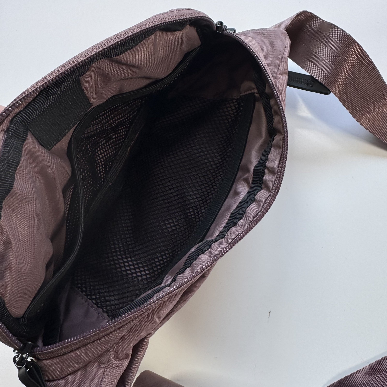 CHROME INDUSTRIES Sabin 3L Sling Crossbody Bag Small Mauve Purple Pink