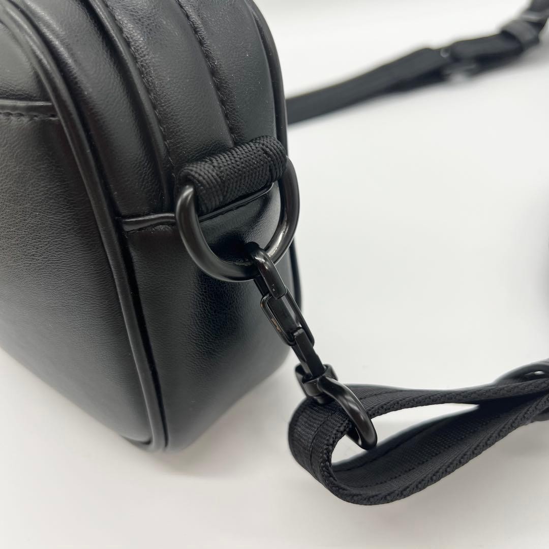 Good condition DIESEL camera bag HOLI-D Oval D leather black