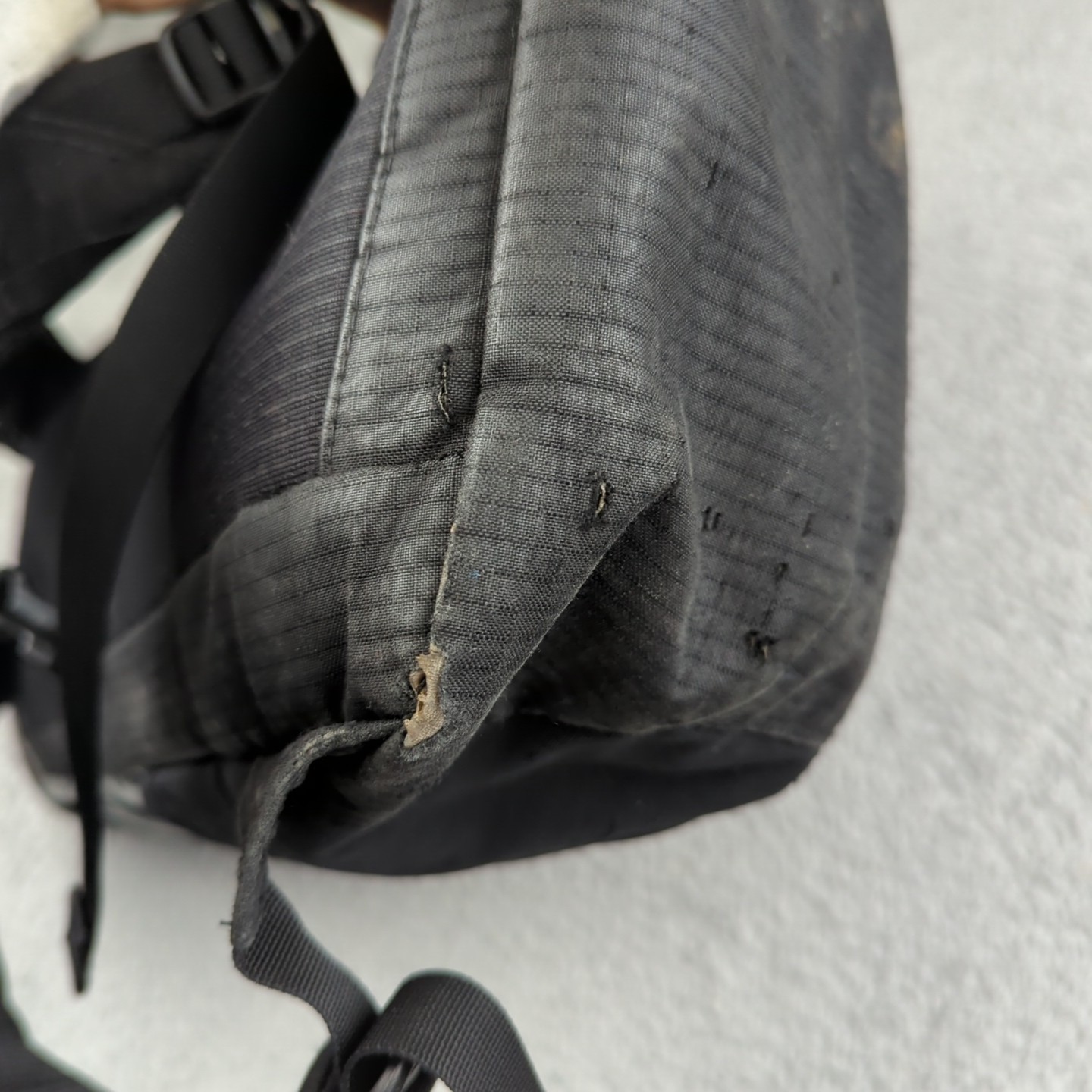 Patagonia Black Hole 25L Backpack RARE Vietnam STY49297 Shiny Bad Condition