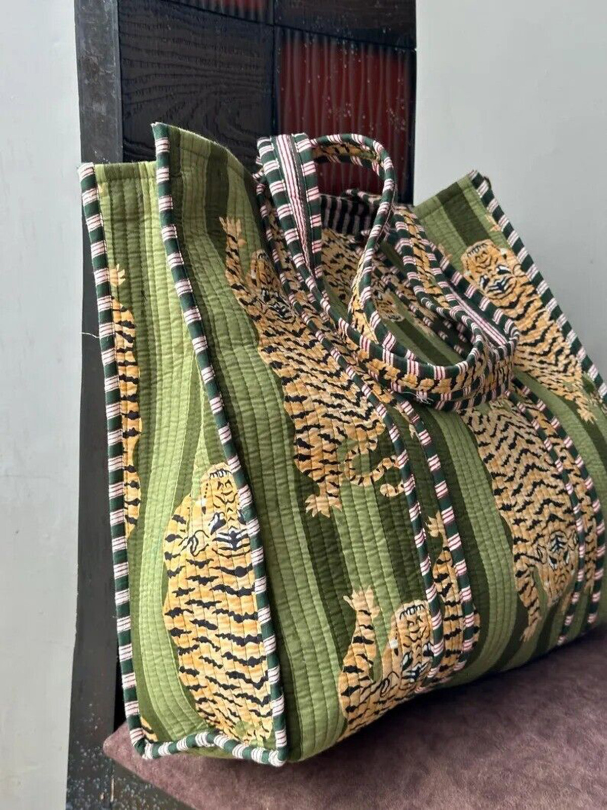 Green Tiger Print Quilted Shoulder Bag Women’s Beach Cotton Handbag