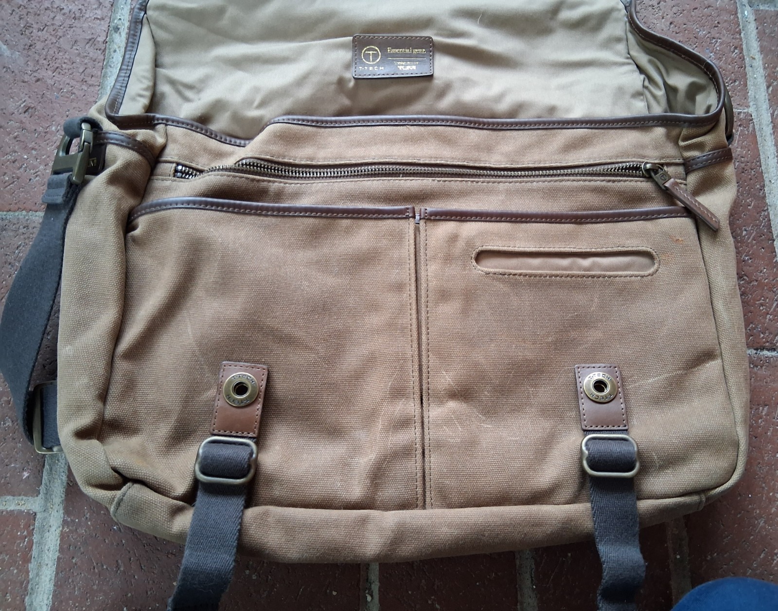 RARE Tumi T-Tech Canvas Shoulder Messenger Bag Laptop Portfolio Tan Brown