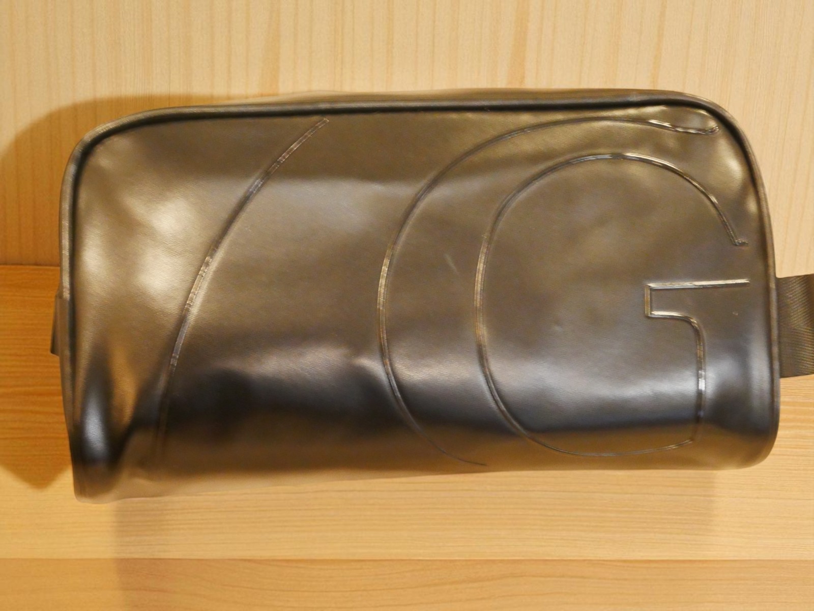 NEW MEDIUM MEN’S GUESS BLACK LEATHER LOGO HANDLE TOILETRY TRAVEL CASE BAG