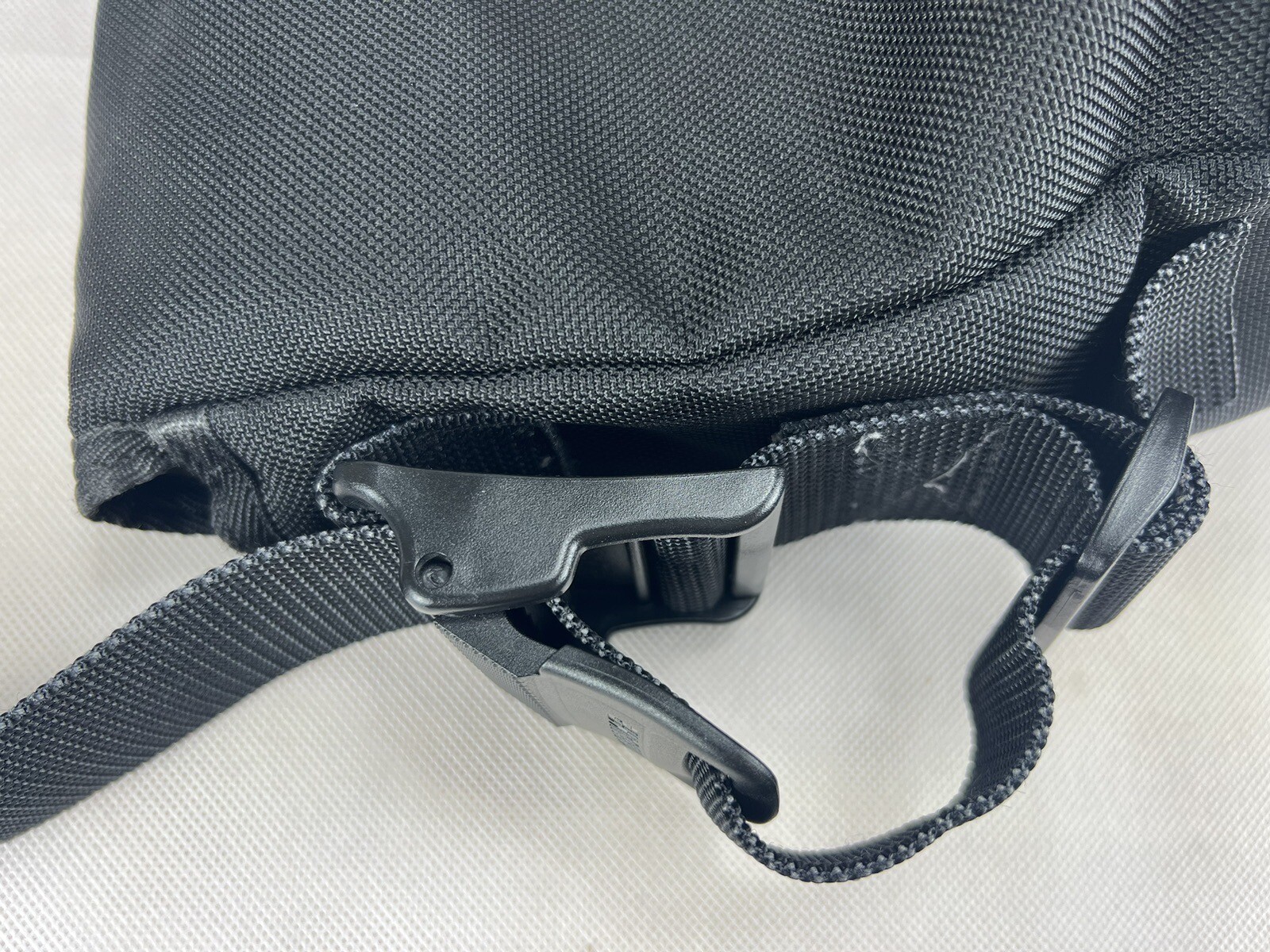 Timbuk2 Messenger Bag Black Cross Body Shoulder Carrier See Photos, Read Desc