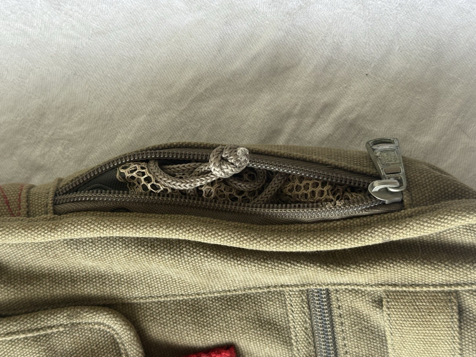 FŪL Small Beige/Red Canvas Crossbody Bag Adjustable Strap Pockets Zip Snap