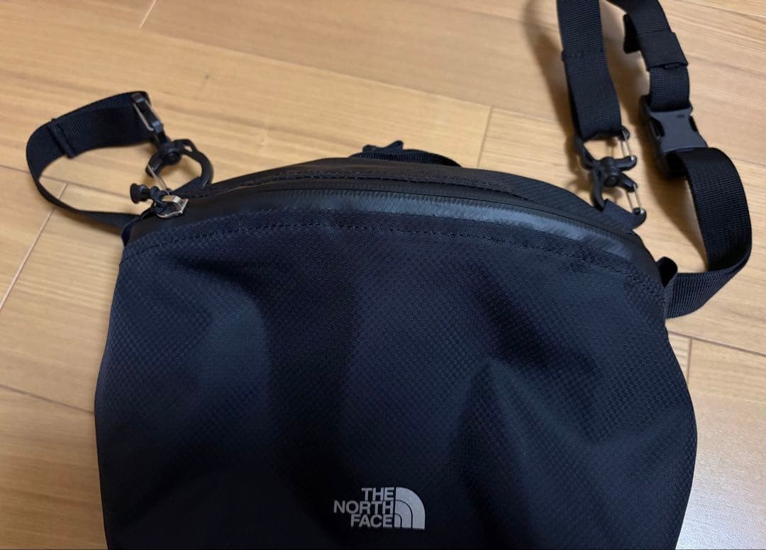THE NORTH FACE Shoulder Bag Black 21x25x4cm Water Resistant Durable Zipper