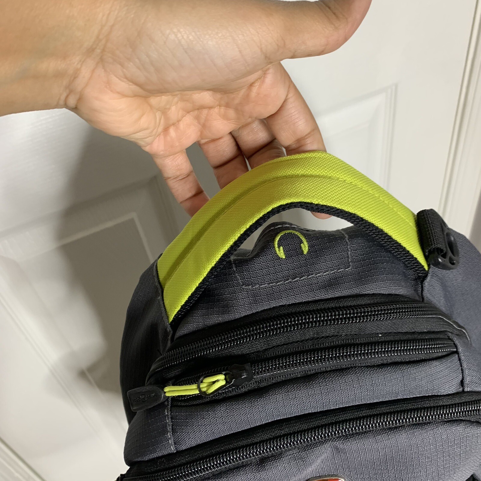 Swiss Gear Airflow Backpack School Bag Laptop Tablet Gray Neon Green