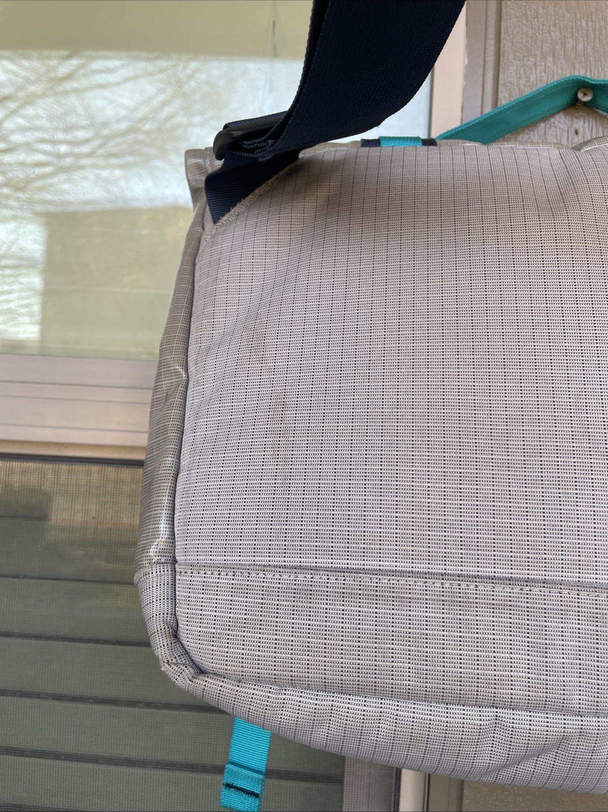 RARE Patagonia Black Hole Messenger 12L Bag Grey Turquoise Green Laptop 49321