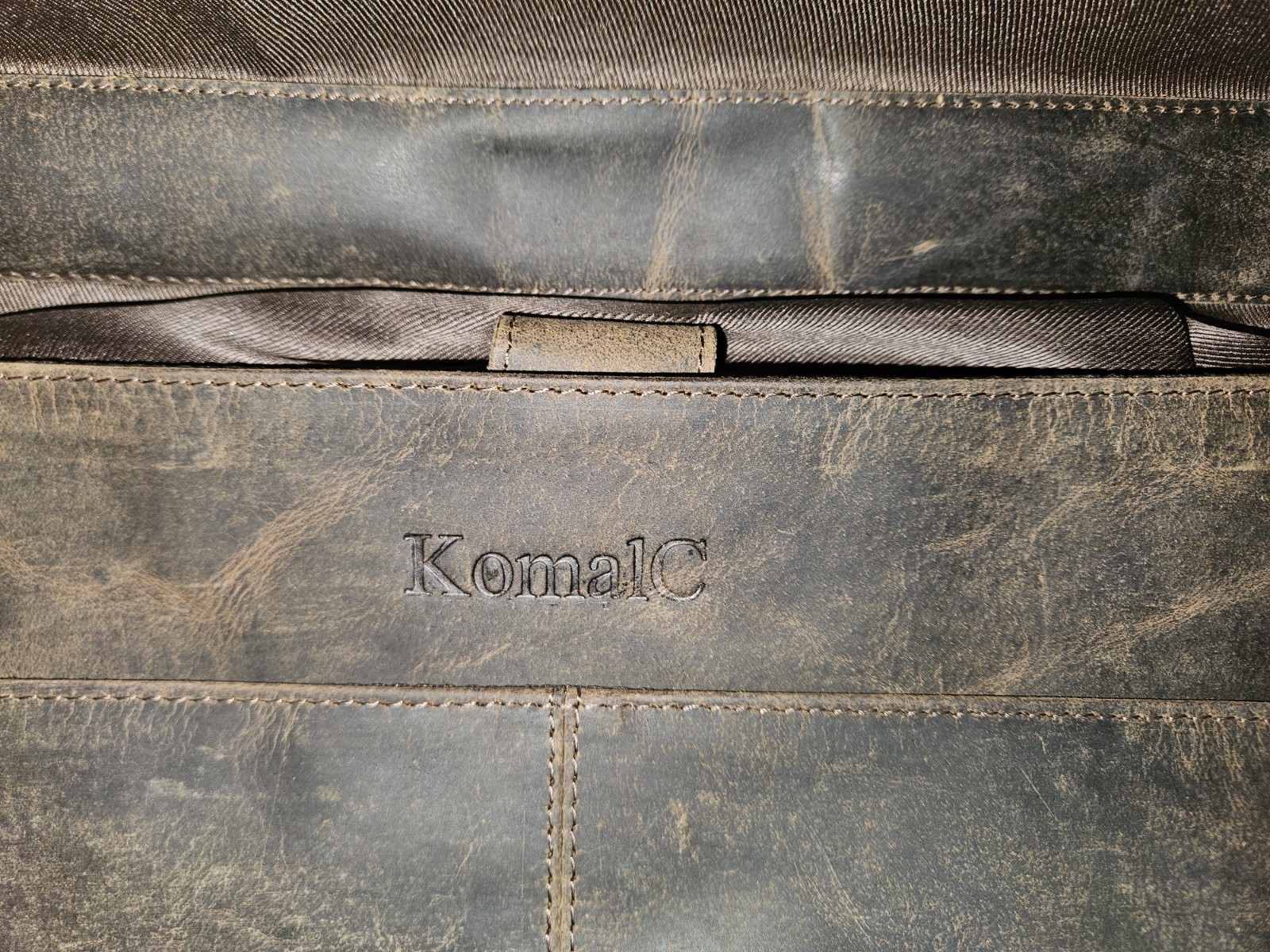 NWOT KomalC Brown Distressed Leather Briefcase Laptop Messenger Bag 19x14x5