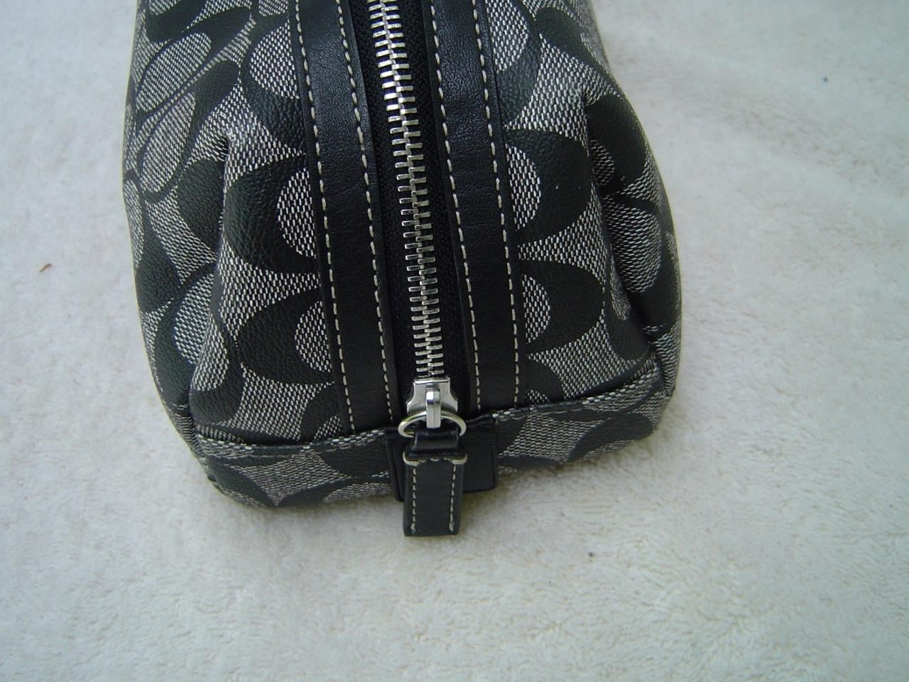 AUTHENTIC COACH MENS BLACK AND WHITE SIGNATURE STRIPE TOILETRY BAG VGC