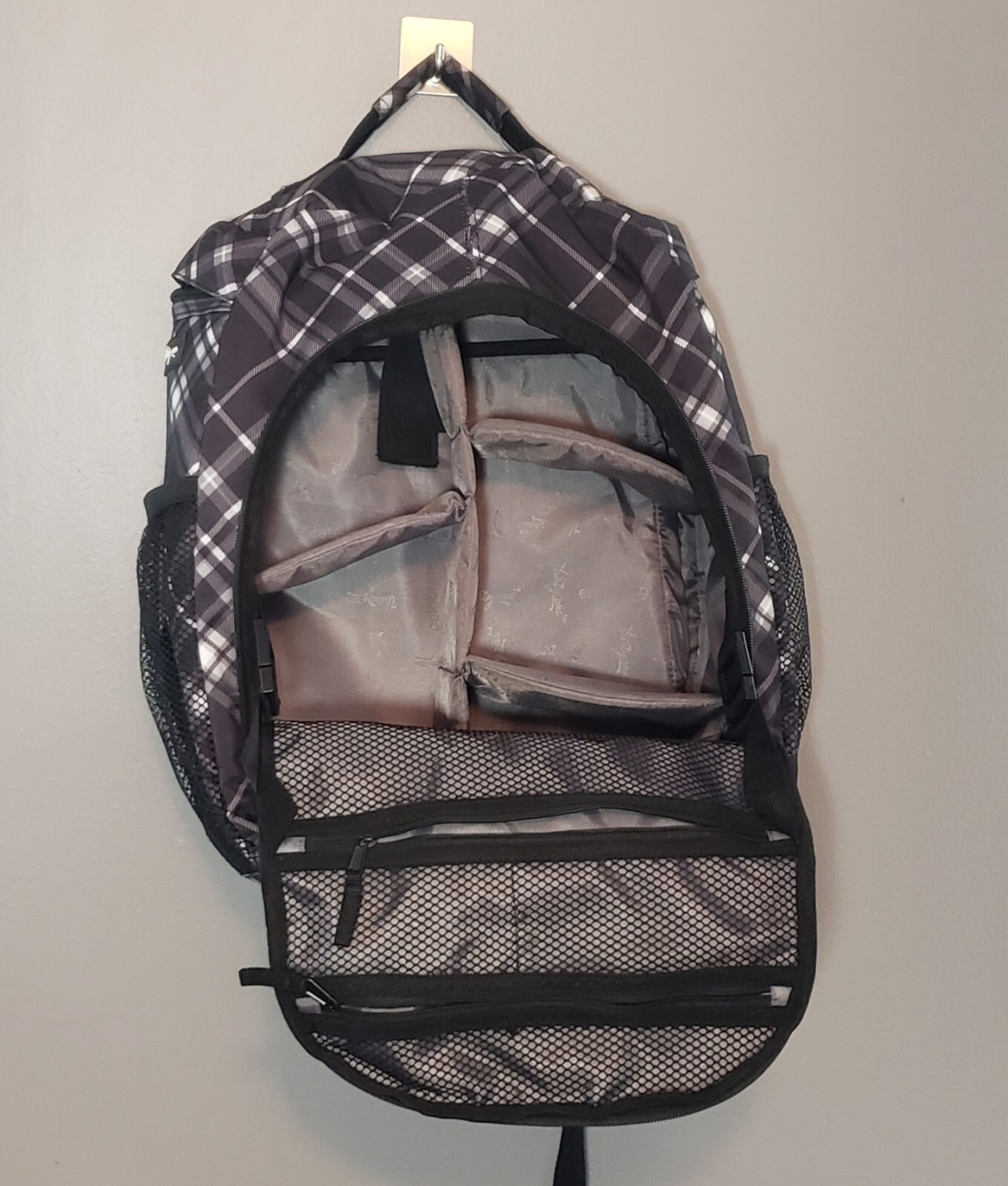 Thirty One Sling Bag Crosshatch Grey & Black Plaid Travel Hiking Backpack NWOT