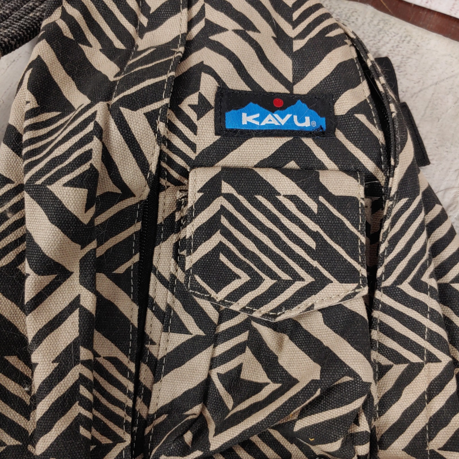 Kavu Crossbody Backpack Unisex Geometric Sling Rope Bag Canvas Beige Black USED