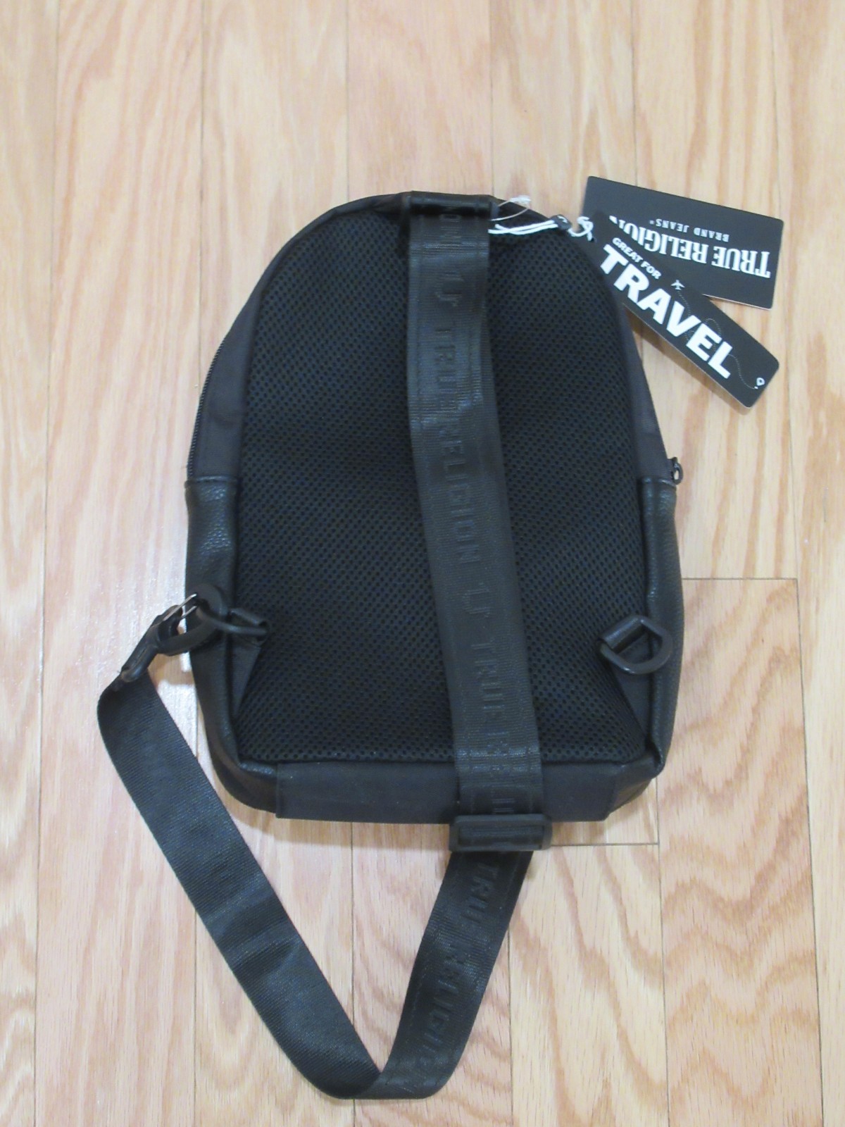 True Religion Mens Sling Crossbody Bag Black ~~BRAND NEW WITH TAG~~