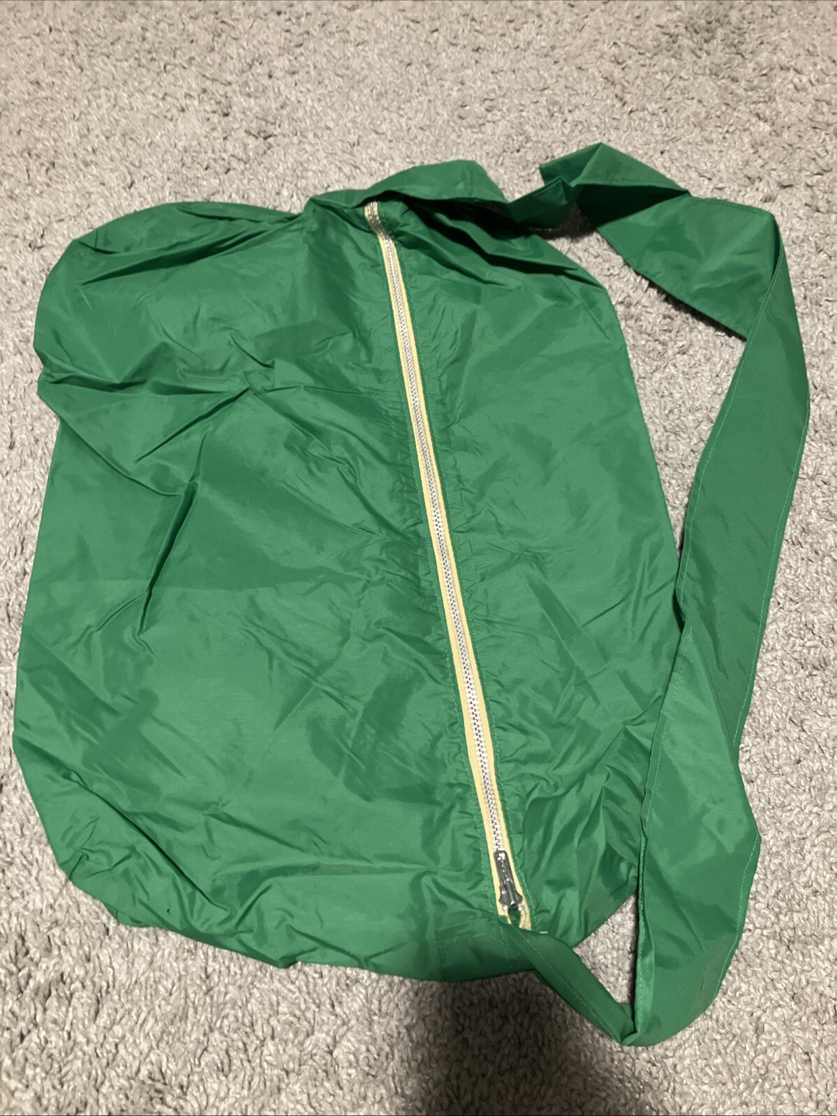 Green Minimalist Lightweight Synthetic Material Messenger Bag