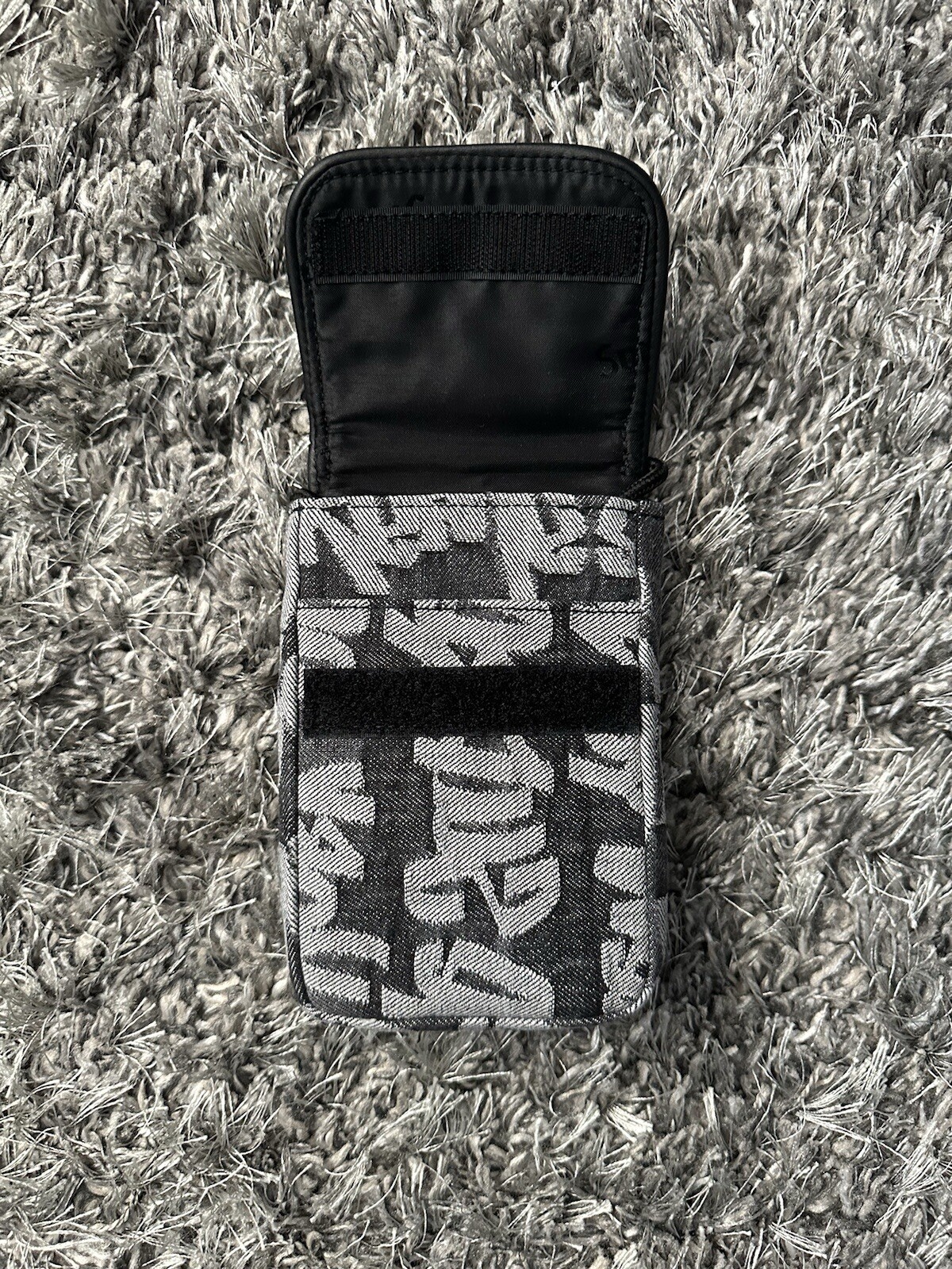 Supreme SS22 Fat Tip Jacquard Denim Neck Pouch – Black / Grey