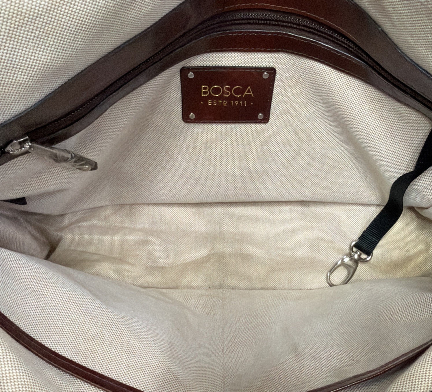 Bosca Brown Messenger Bag Magnetic Men Inner Pockets Adjustable Strap Casual
