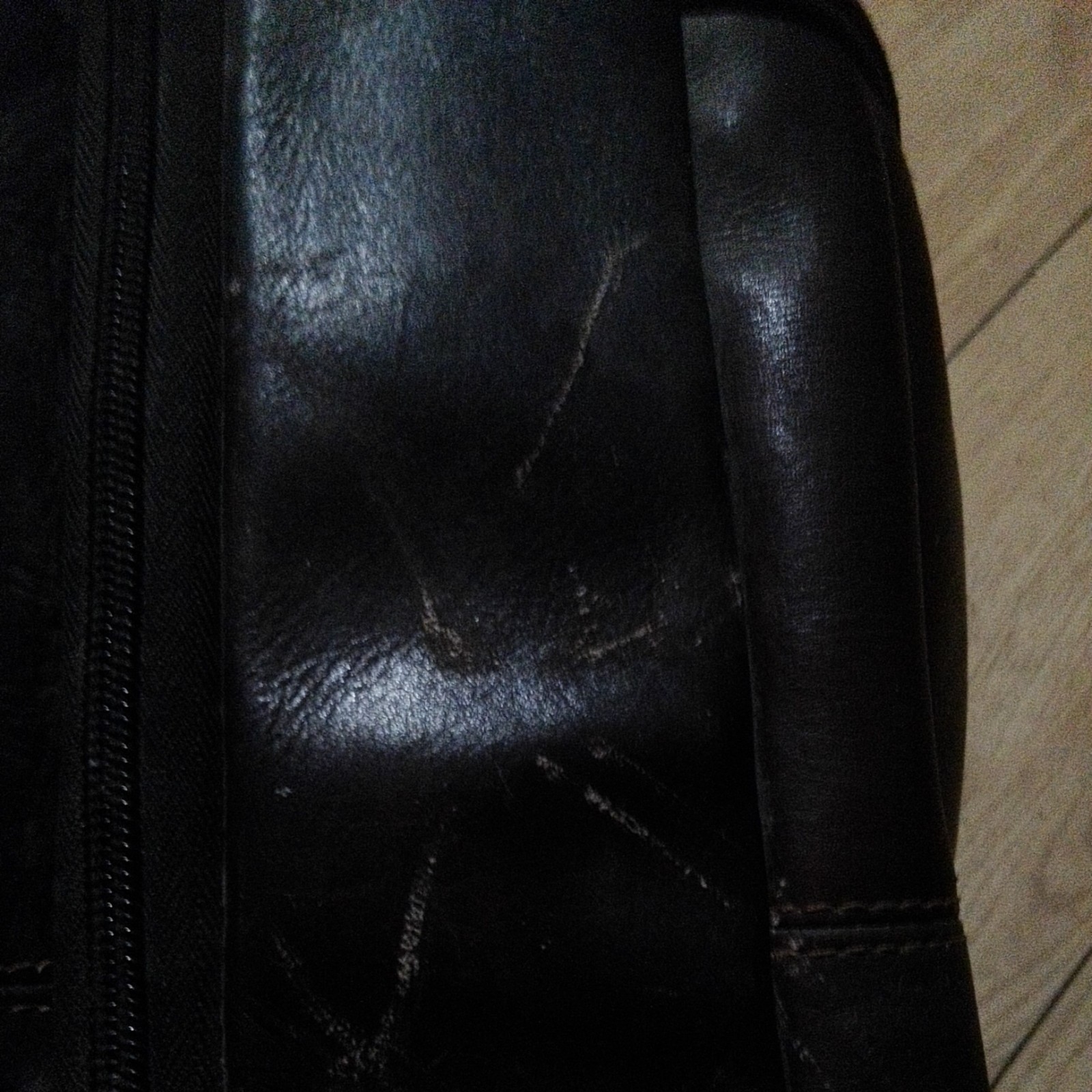 Kenneth Cole REACTION Show Tan Leather Messenger Briefcase