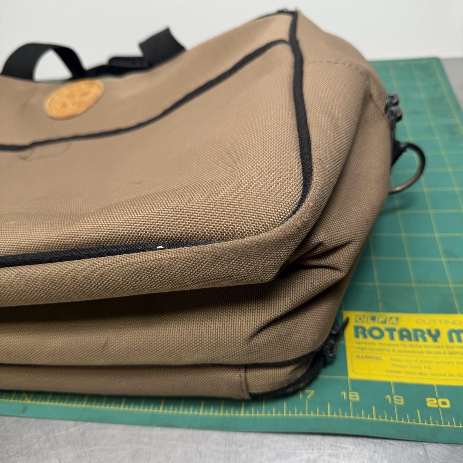 Duluth Trading Co Master Series Brown Canvas Journeyman Tool Bag w/ Padded Sling