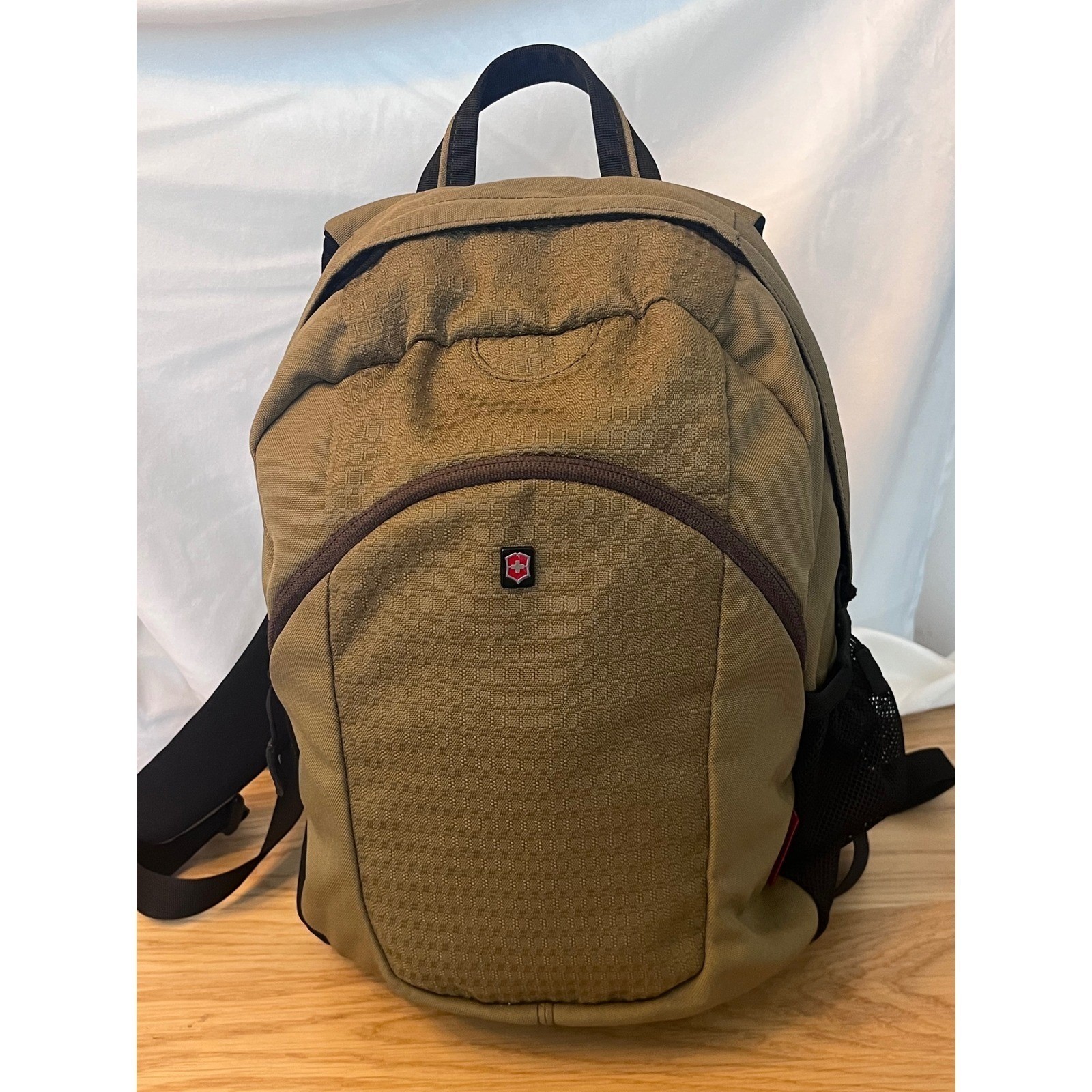 Victorinox Swiss Army Backpack Olive Green Black Compact Daypack Hiking Travel