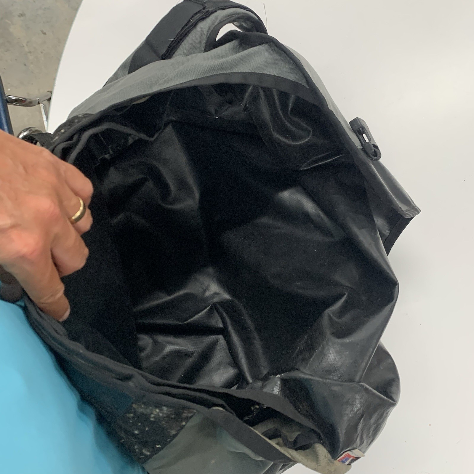 Chrome Industries Messenger Bag Gray & Black – Made In USA