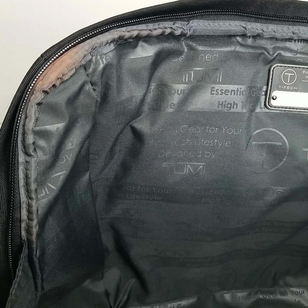 Tumi Tech Essential Gear 20″ Duffel Bag Black Nylon With Shoulder Strap 67754D