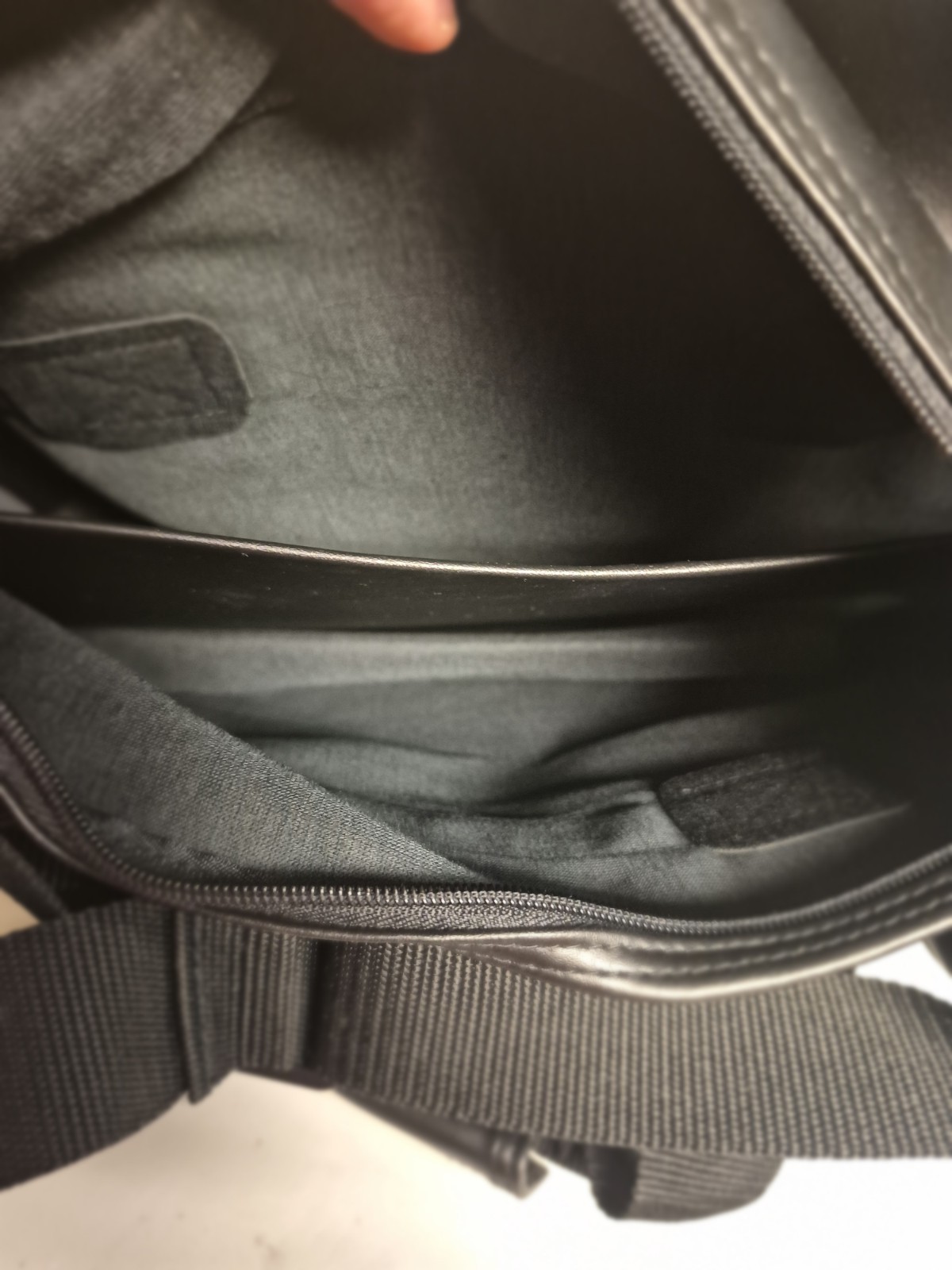 Harley Davidson Faux Leather Duffle Bag Tote Black Shoulder Strap 19″x11″x10″