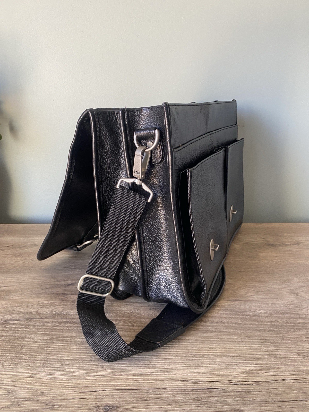 Wilson Black Leather Satchel Messenger Bag Laptop Computer Commute MINT