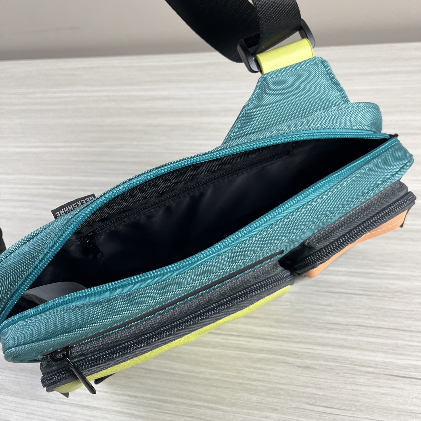 Geekshare Crossbody Bag Video Game Switch Shoulder Fanny Pack Messenger Case