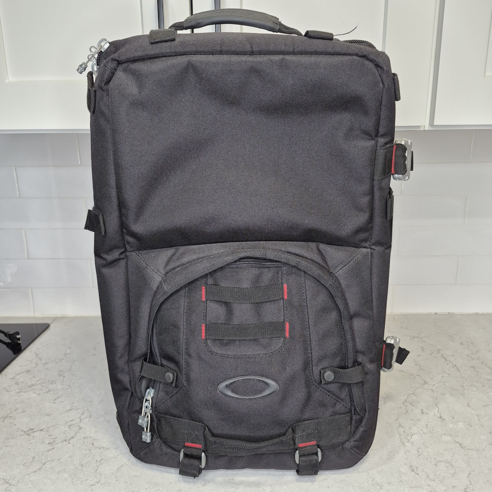 Oakley AP Tactical Field Gear Roller Carry On Core Black Zipper Rolling Luggage