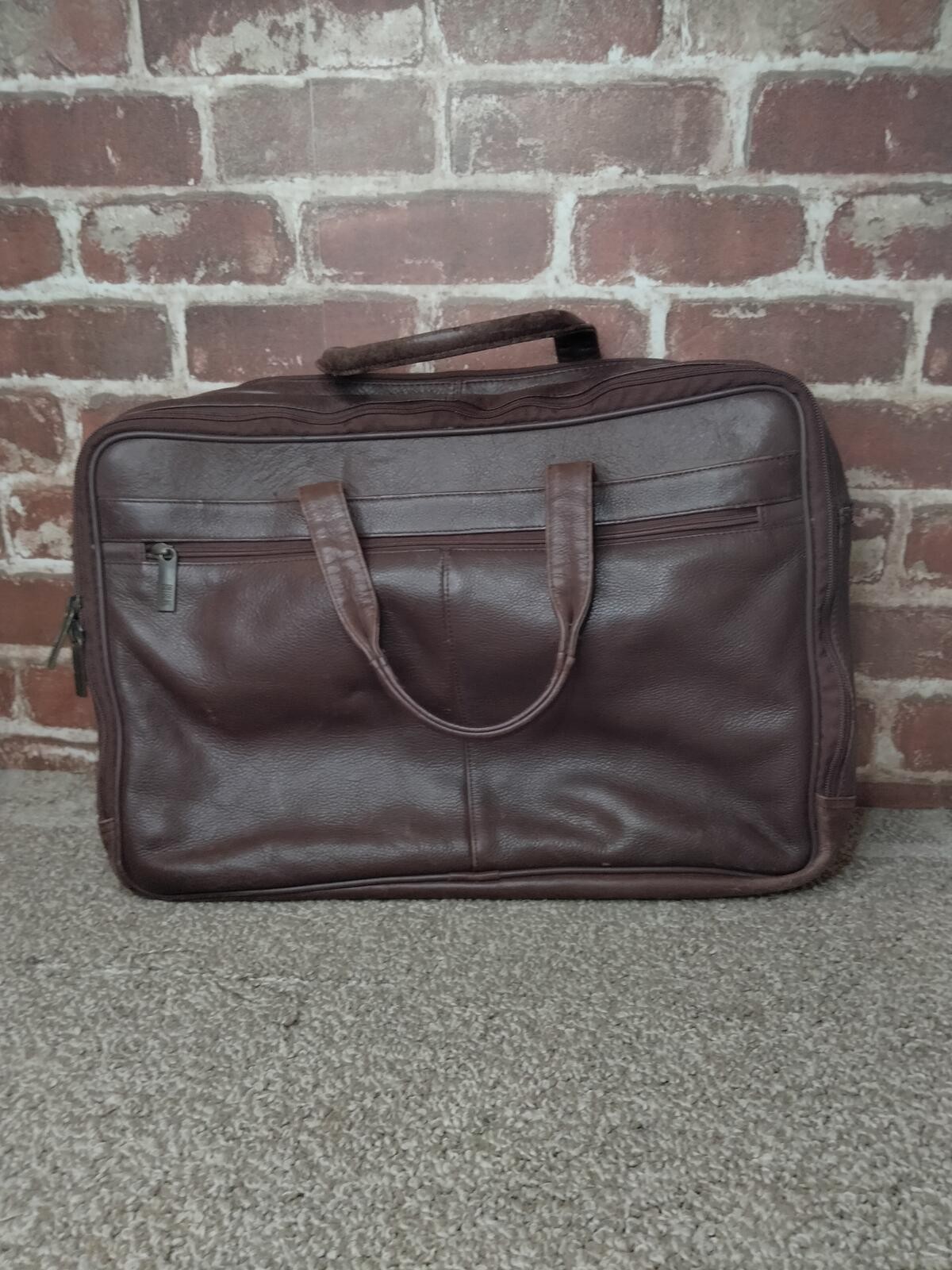 Bill Blass Executive Dark Brown Leather Laptop Briefcase Messenger Bag