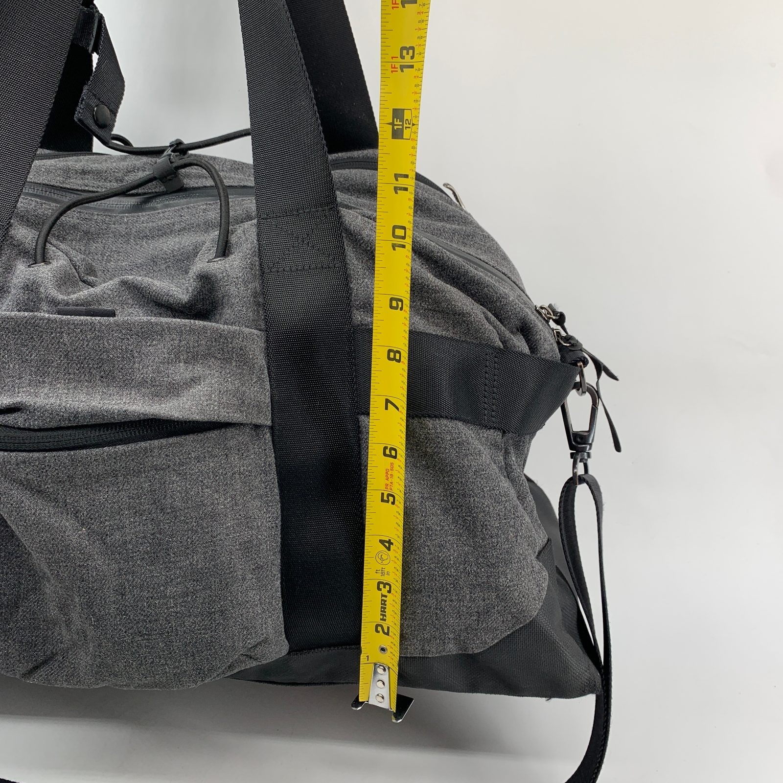 Lululemon Gray Heather Duffle Gym Bag w/ Shoulder Strap Multiple Pockets