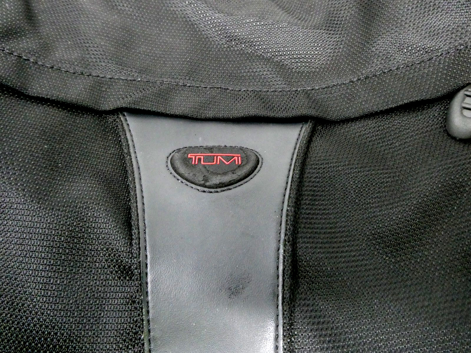 Tumi Alpha Small Messenger Crossbody Flap Body Bag Ballistic Nylon Cloth Black