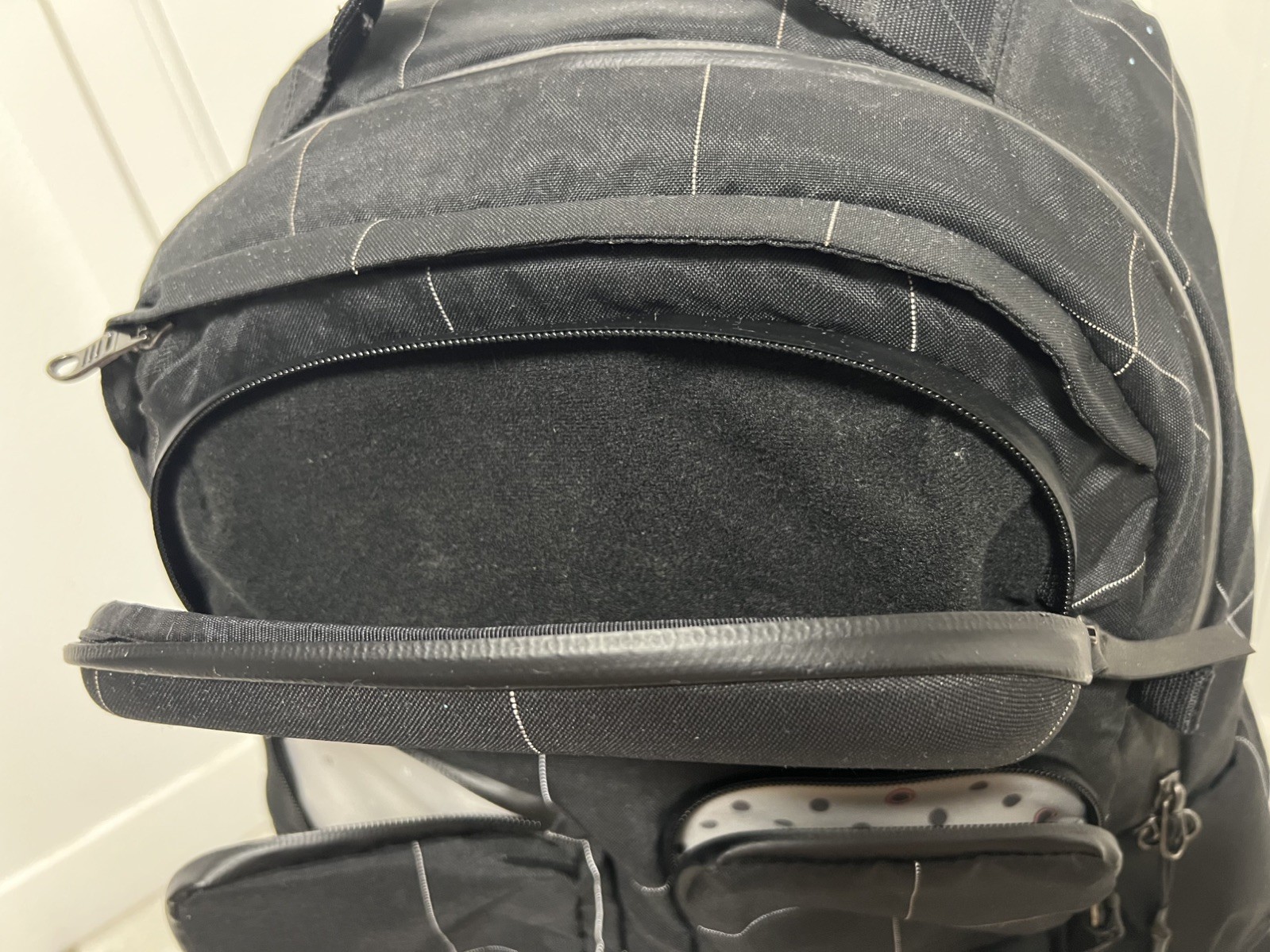 Lululemon Cruiser Backpack bag 22L Rare Out Of Print. Pin stripes. Complete
