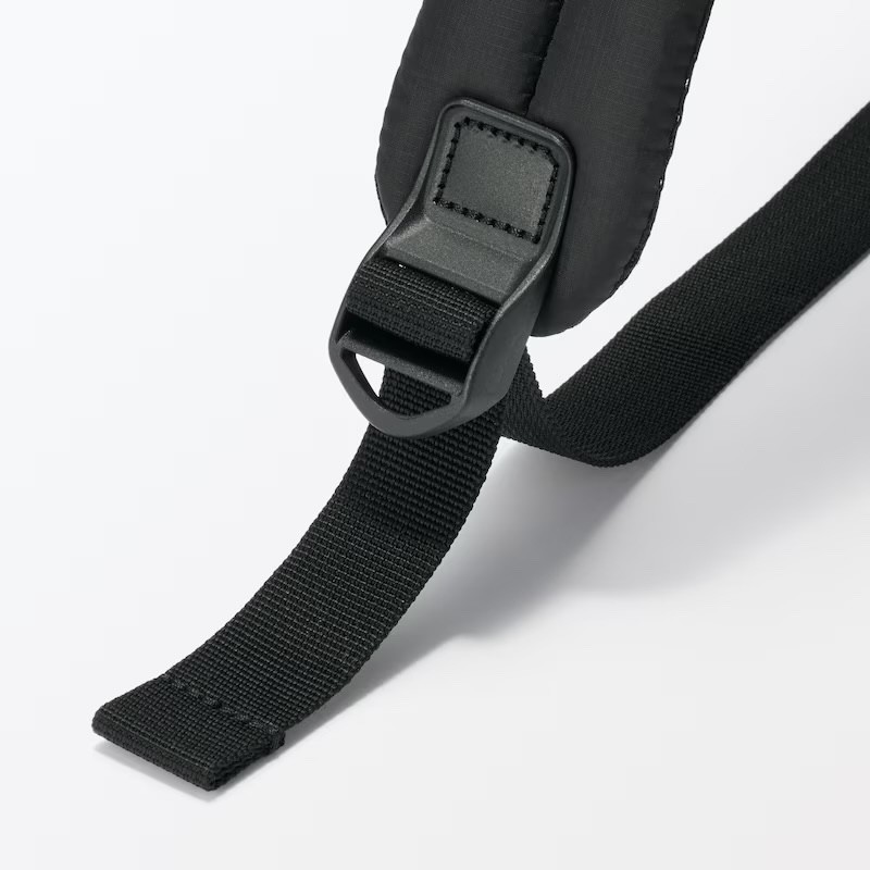 MUJI Water-repellent padded backpack to reduce shoulder strain from japan