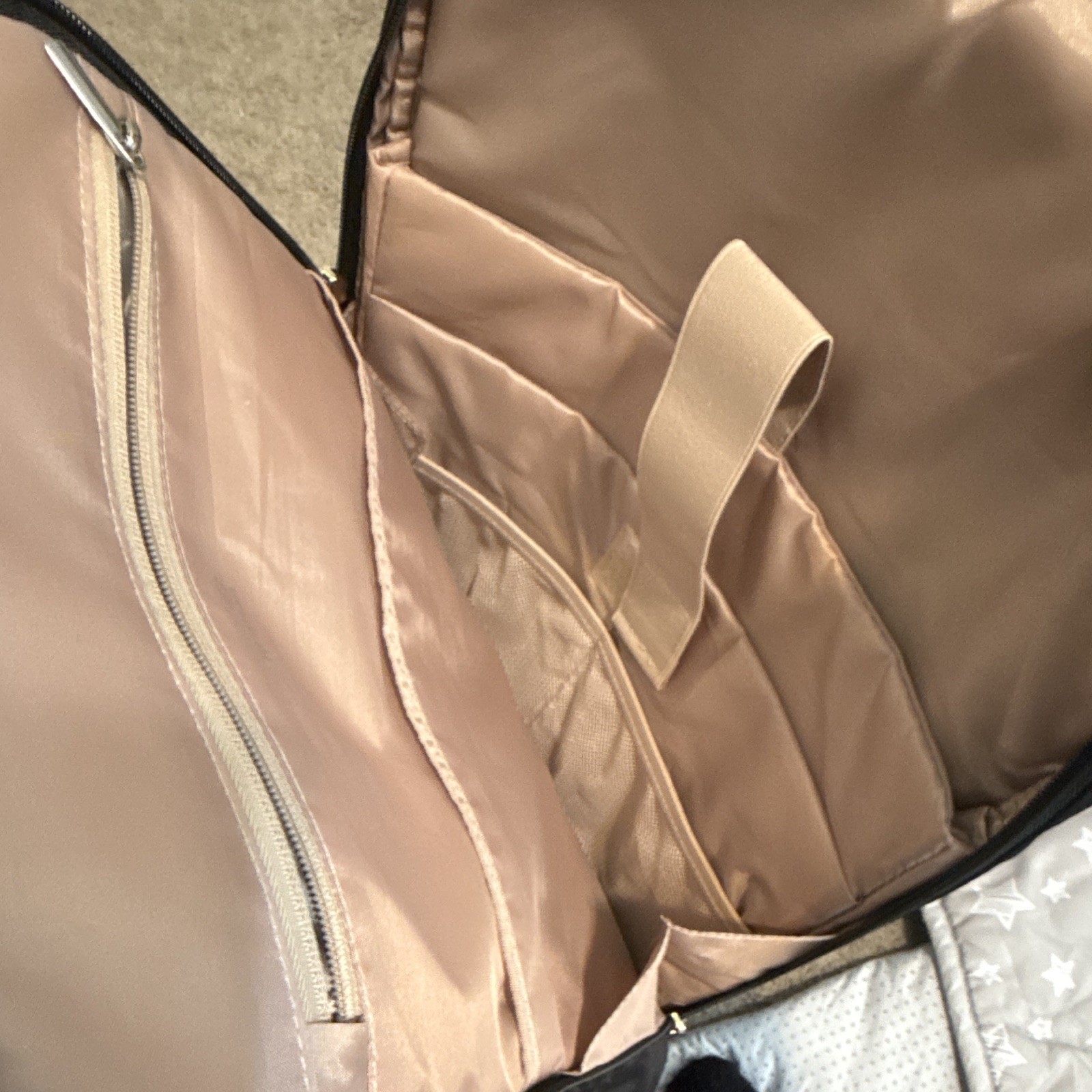 Black Medium Backpack Beige Lined Multi Zip Pockets Adjustable Shoulder Straps