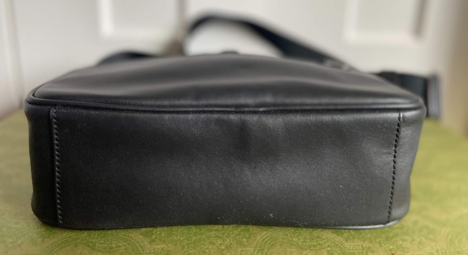 COACH #C4148 Graham Men’s Camera Shoulder Bag – Smooth Leather