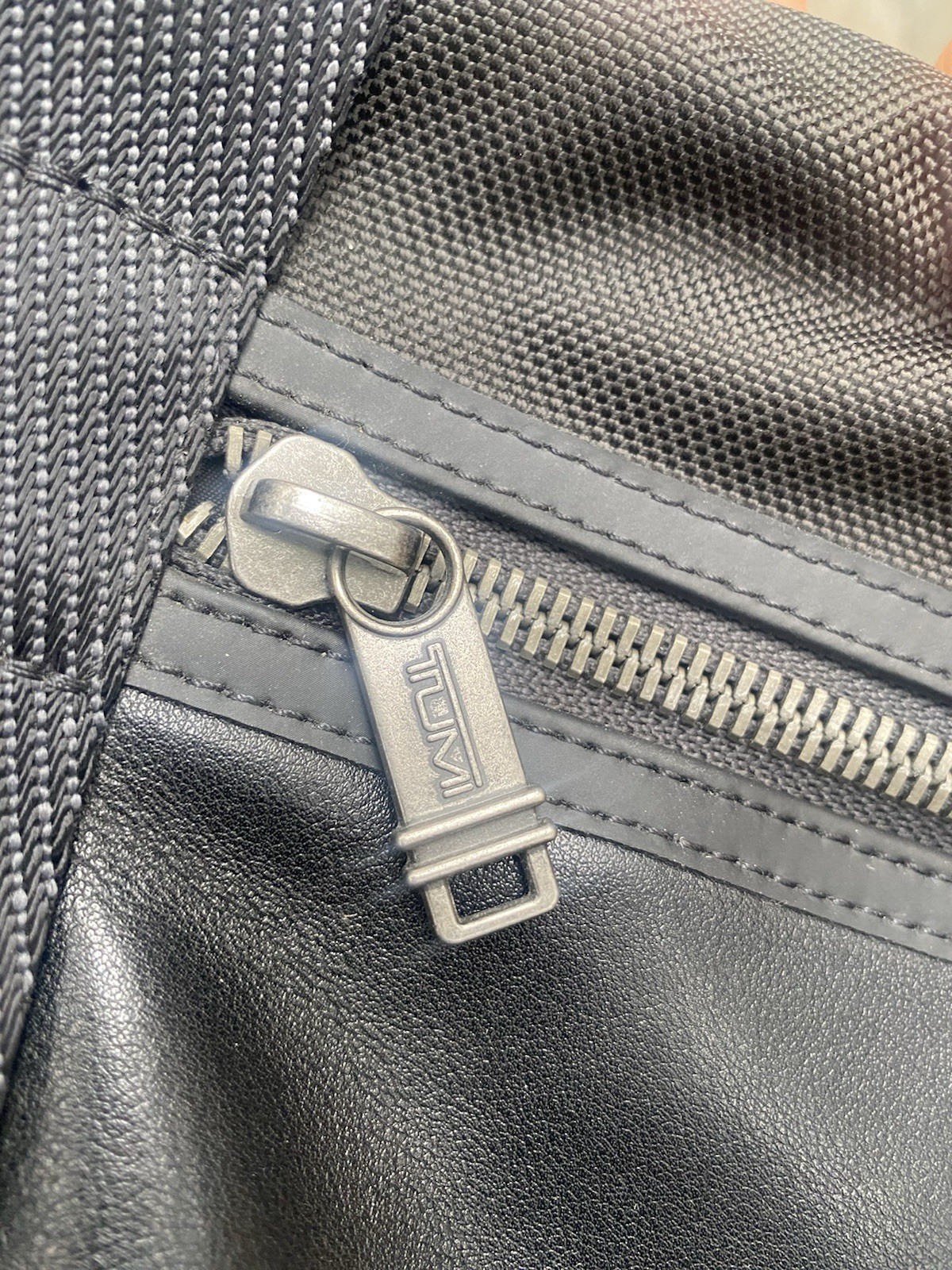 Tumi Alpha Bravo Fallon Messenger Bag Black Nylon Leather Trim Shoulder Strap
