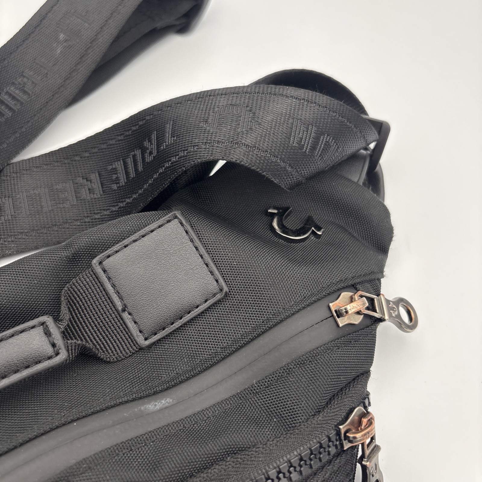 True Religion Men’s Sarge Triangle Harness Bag Black Excellent condition
