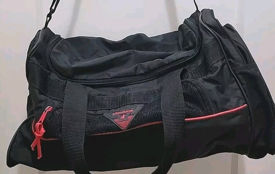Converse All Star Duffle Gym Workout Bag Black Red. Zippered. Straps. Vintage