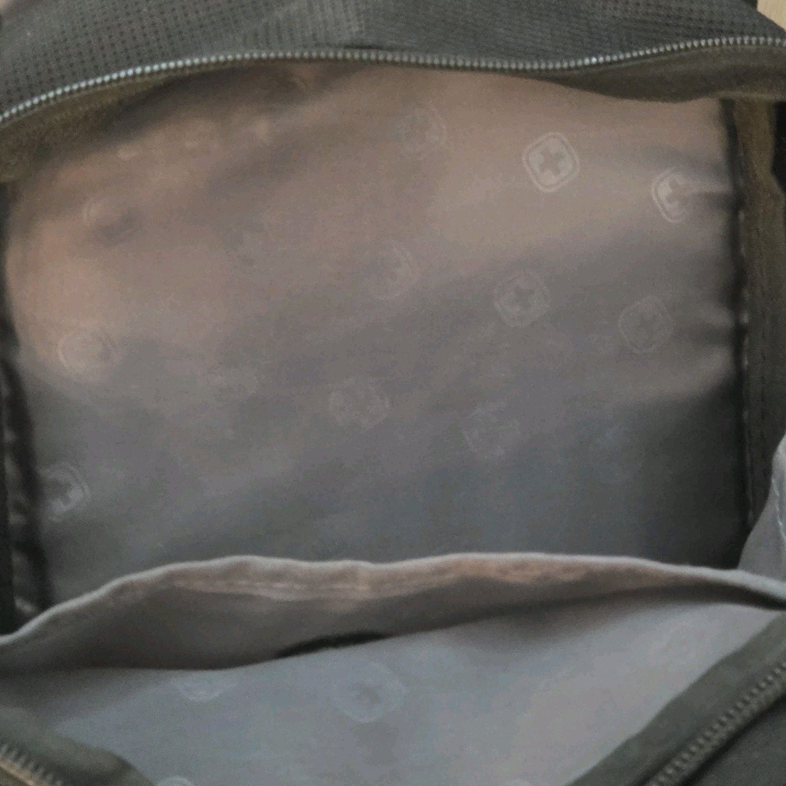 Swiss Gear Black Multi Compartment Crossbody Shoulder Bag