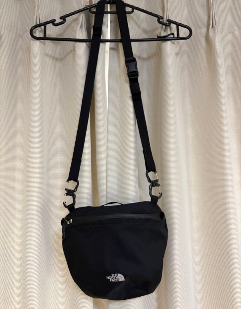 THE NORTH FACE Shoulder Bag Black 21x25x4cm Water Resistant Durable Zipper